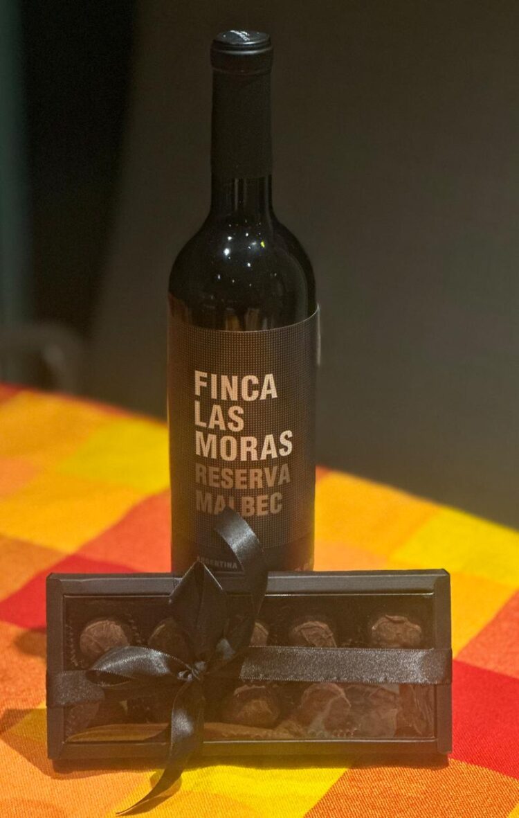 "KataPack Besos de Chocolate: Malbec & Chocolates para una noche especial" - Image 5